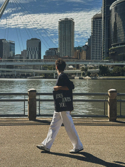 ‘Jesus loves you’ tote bag