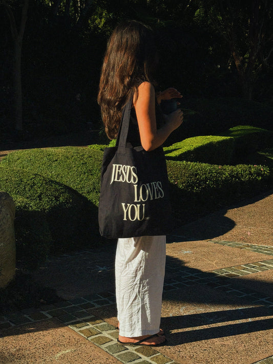 ‘Jesus loves you’ tote bag